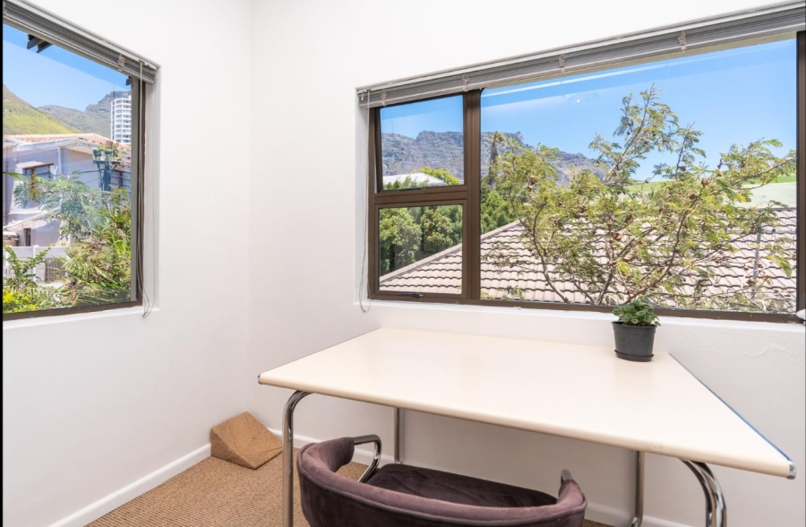 To Let 2 Bedroom Property for Rent in Vredehoek Western Cape
